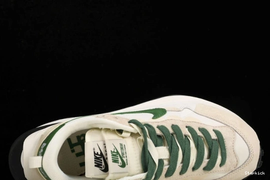 White Vaporwaffle Green DD1875-102 Nike sacai 0309
